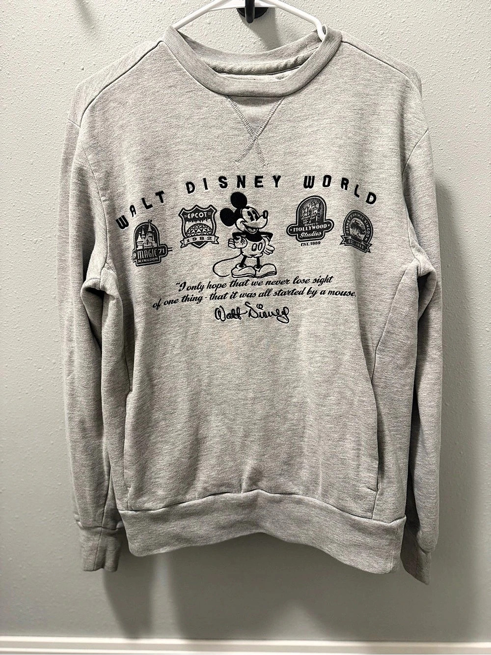 Walt Disney World Four Parks Mickey Mouse Sweatshirt Gray Small